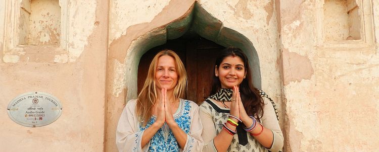 Helen Kämpf in Madhya Pradesh mit Partneragentin